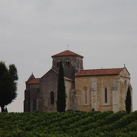Capucine Couette-café Saint-Eugene (Charente-Maritime)