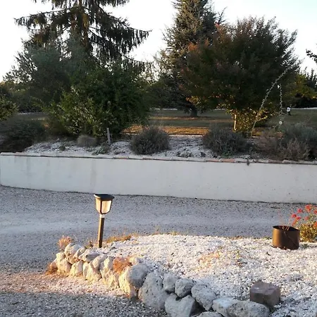 Capucine Couette-café Saint-Eugene (Charente-Maritime)