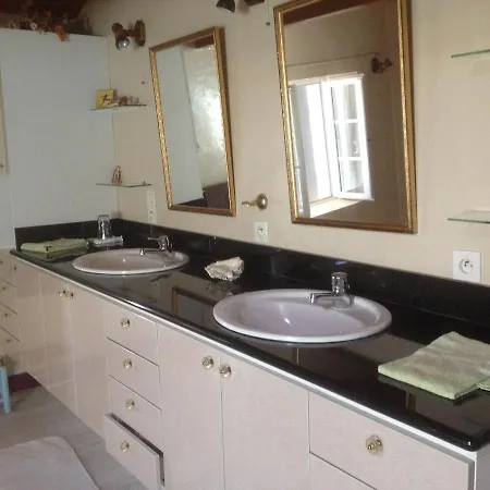 Chambres D'hotes Capucine Bed & Breakfast Saint-Eugene (Charente-Maritime)
